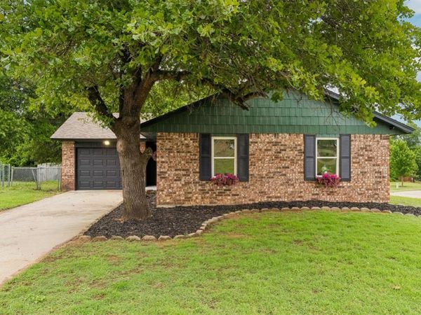 500 Oak Park Drive, Choctaw, OK 73020