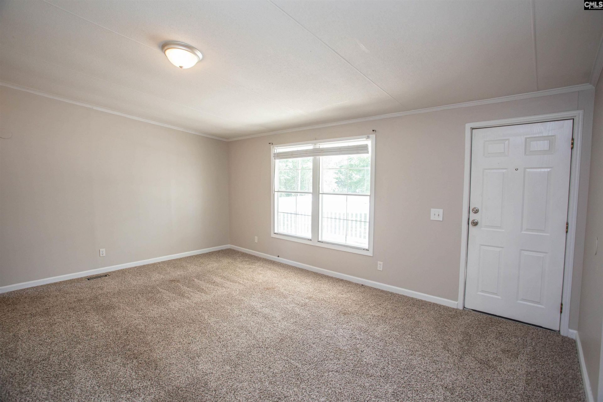 2136 Ridgeway Road  Photo 6