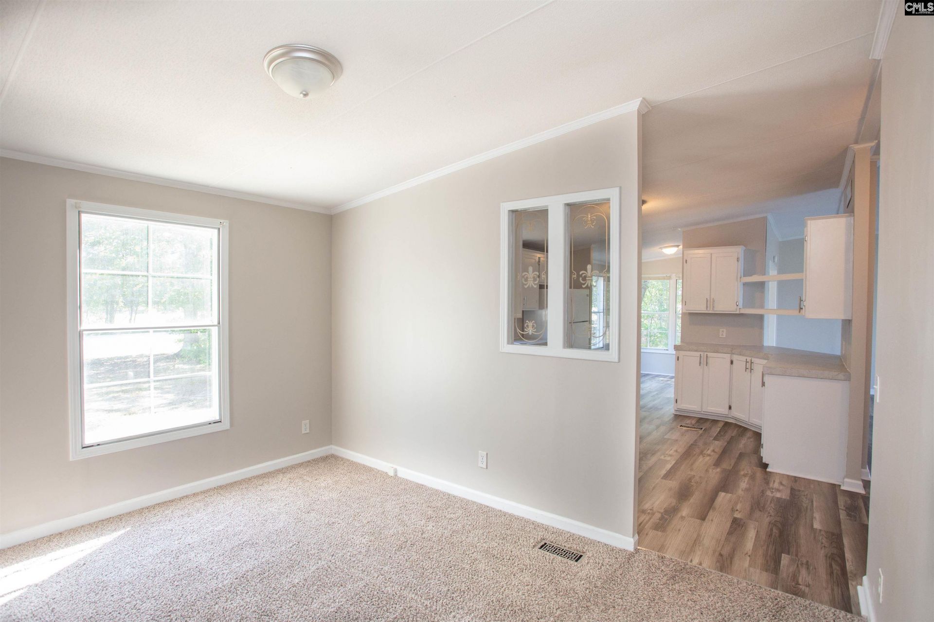 2136 Ridgeway Road  Photo 7