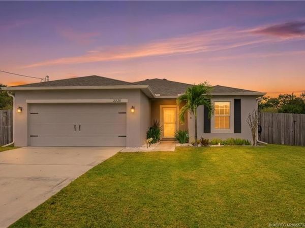 2220 SE Lucaya Street, Port St Lucie, FL 34952