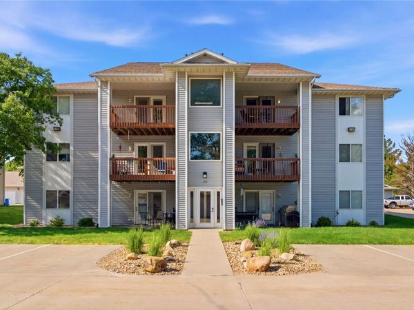 120 Shannon Drive, Unit 10, North Liberty, IA 52317