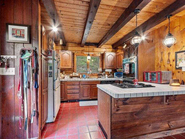 90 Appleton Cir, Fitchburg, MA 01420