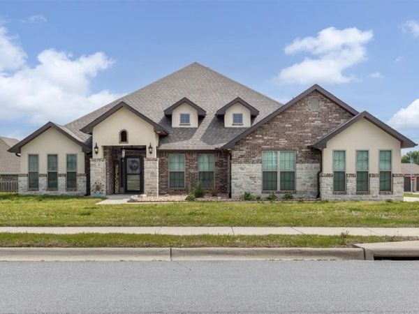 731 Cortland Street , Bentonville, AR 72712