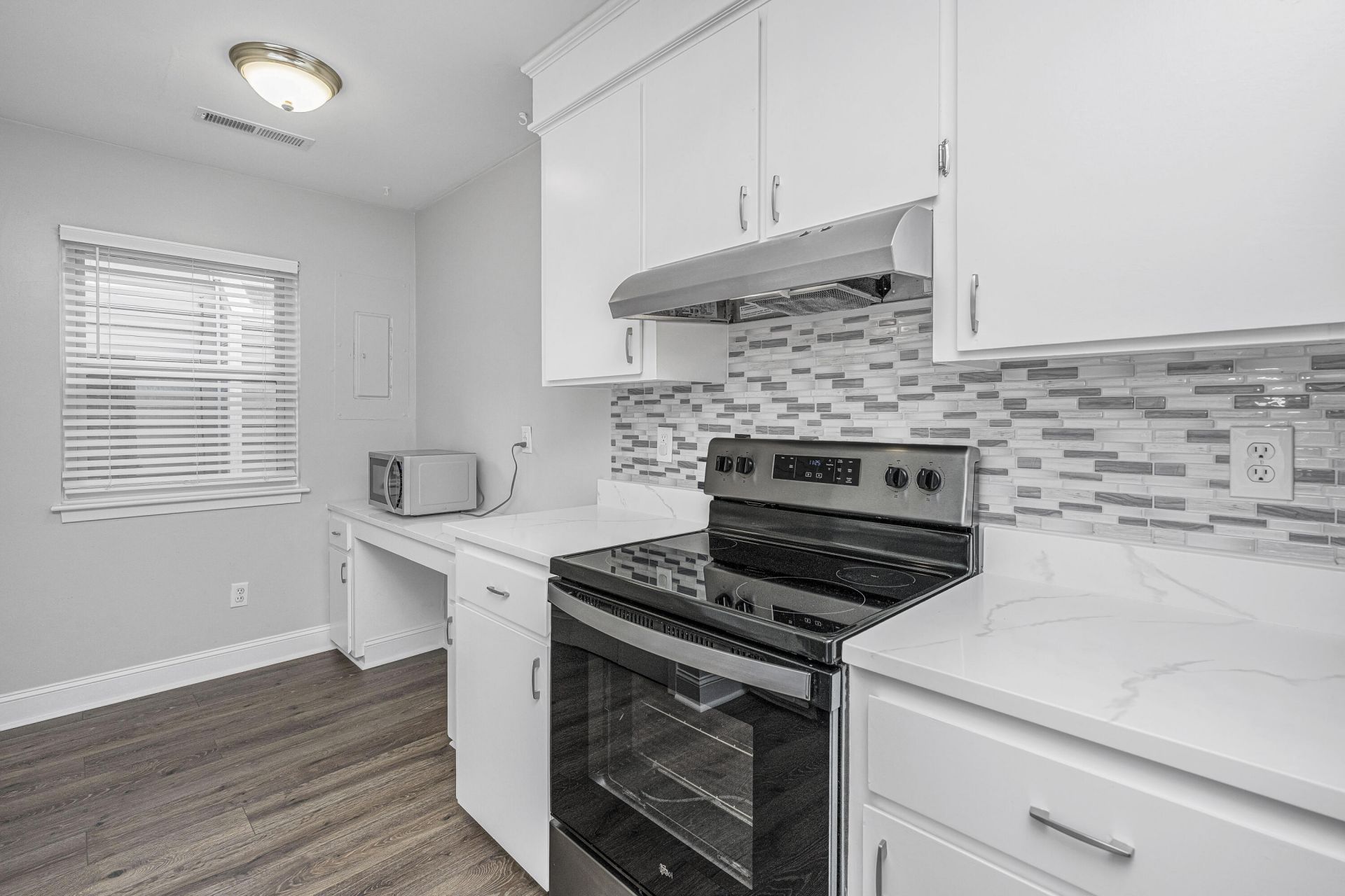 1116 Astor Drive Photo 8