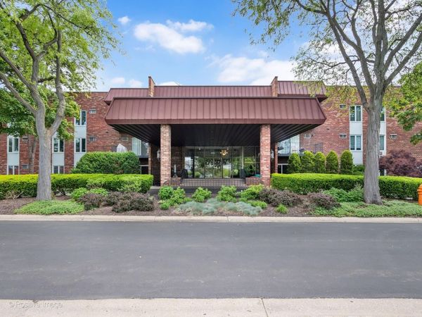1121 W Ogden Avenue , Unit 253, Naperville, IL 60563