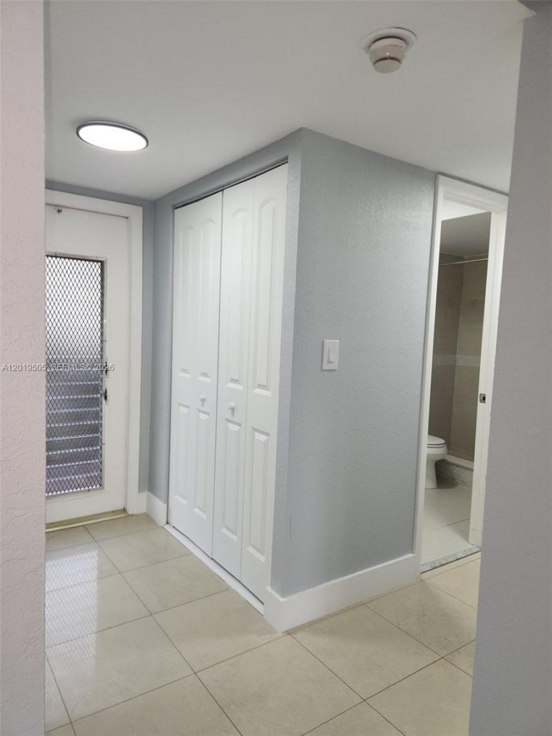 2811 N Pine Island Rd, Unit 107, Sunrise, FL 33322 Photo