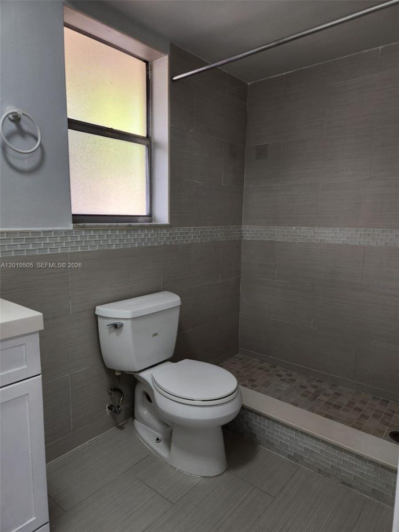 2811 N Pine Island Rd, Unit 107, Sunrise, FL 33322 Photo