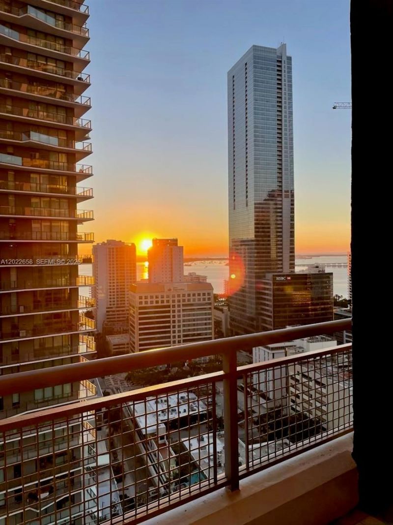 60 SW 13th St , Unit 2210, Miami, FL 33130 Photo