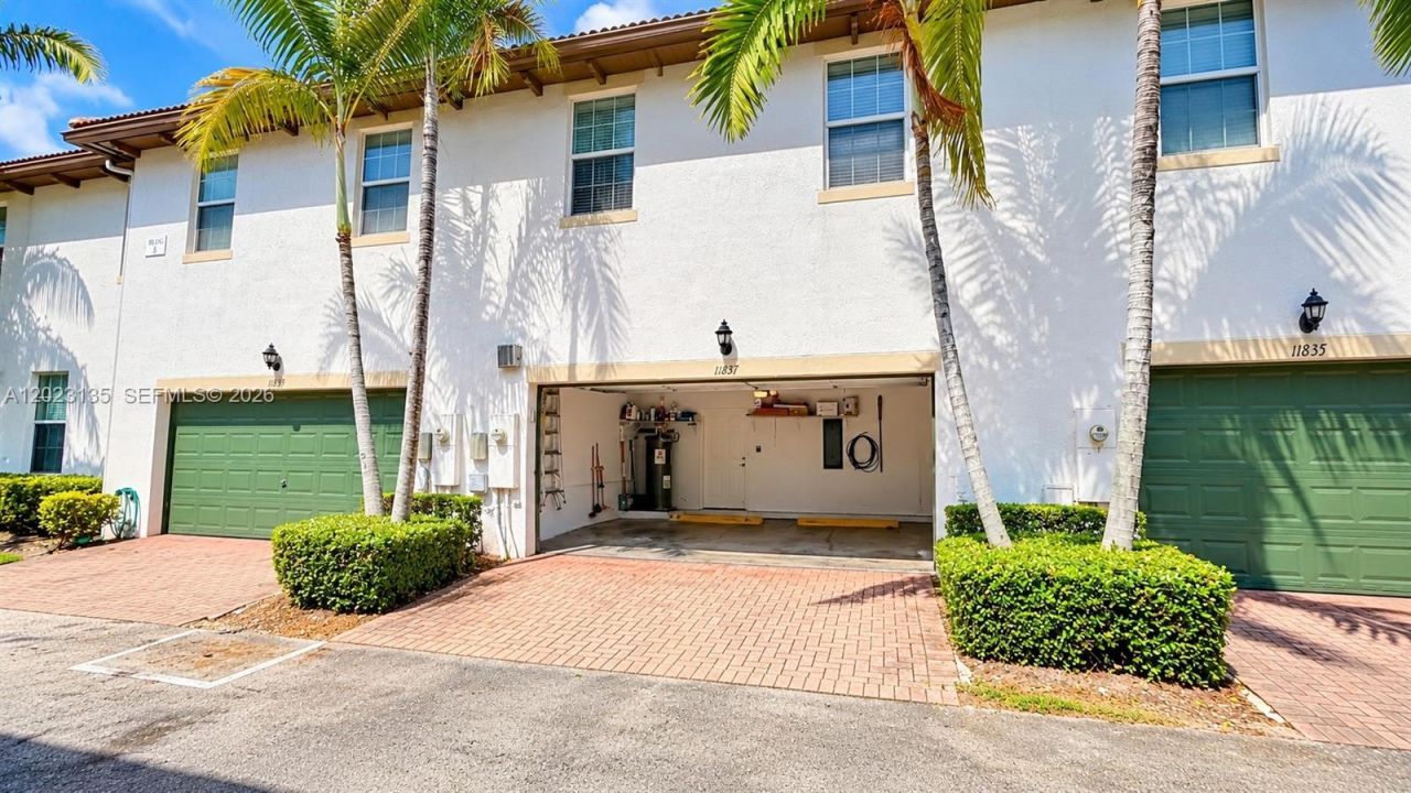 11837 SW 27th St, Miramar, FL 33025 Photo