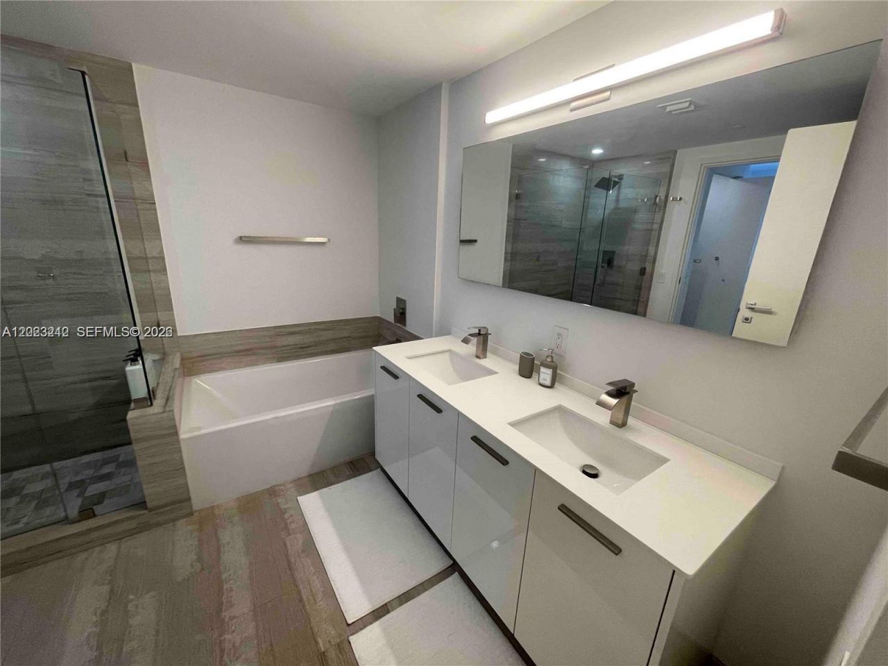 1300 Brickell Bay Dr , Unit 2304, Miami, FL 33131 Photo
