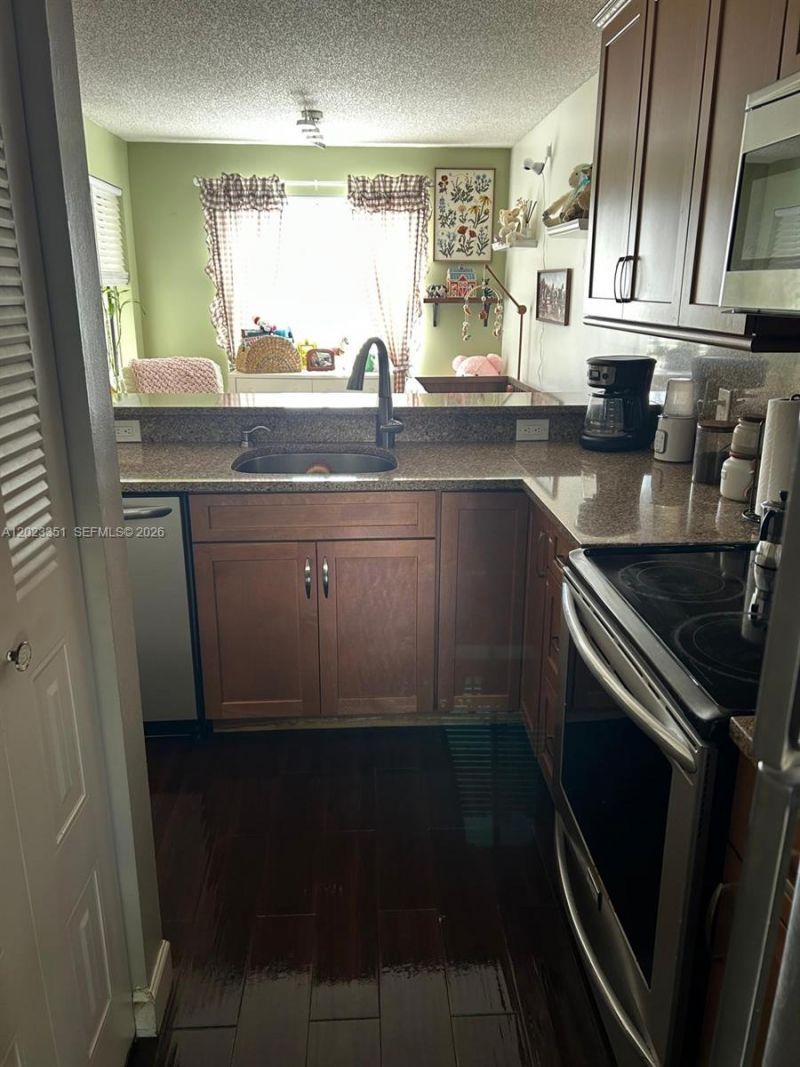 977 Coral Club Dr , Unit 977, Coral Springs, FL 33071 Photo