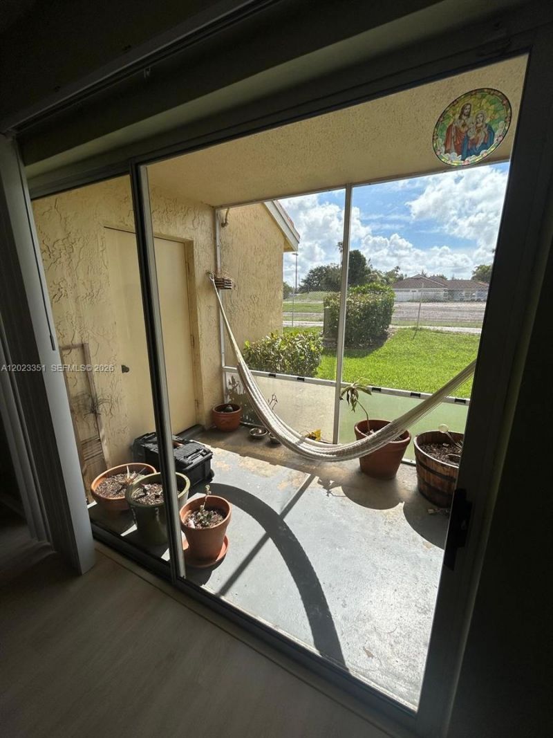 977 Coral Club Dr , Unit 977, Coral Springs, FL 33071 Photo