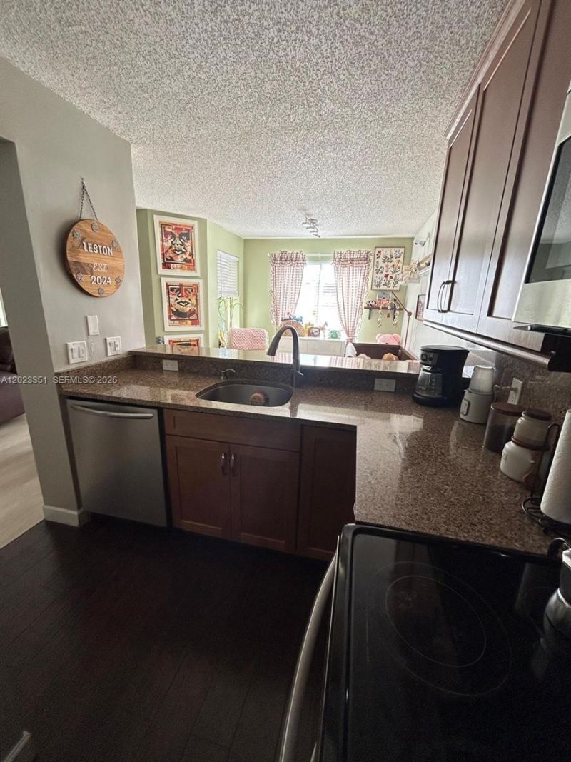 977 Coral Club Dr , Unit 977, Coral Springs, FL 33071 Photo