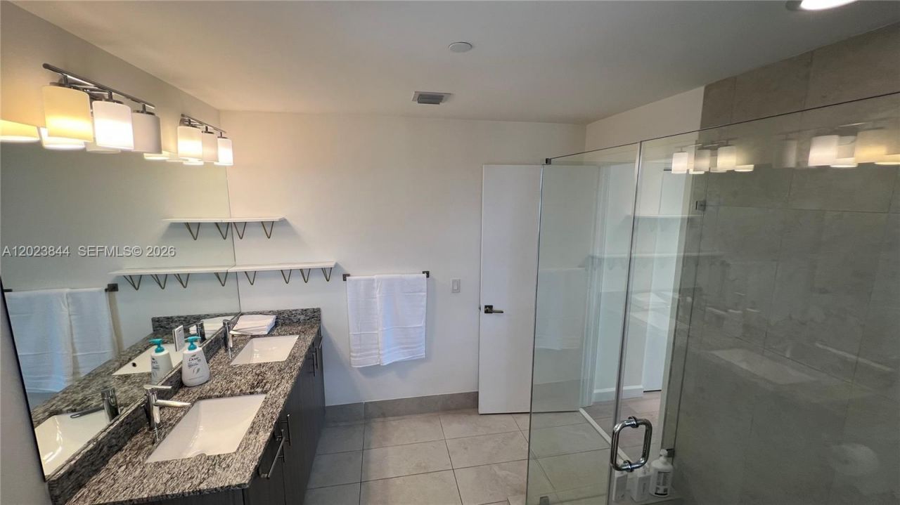 5350 NW 84 Ave , Unit 1601, Doral, FL 33166 Photo
