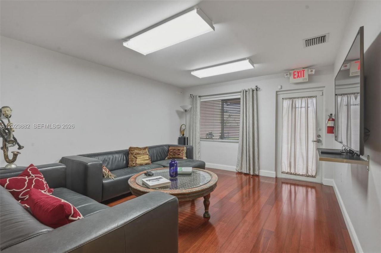 1210 NE 8th Ave , Fort Lauderdale, FL 33304 Photo