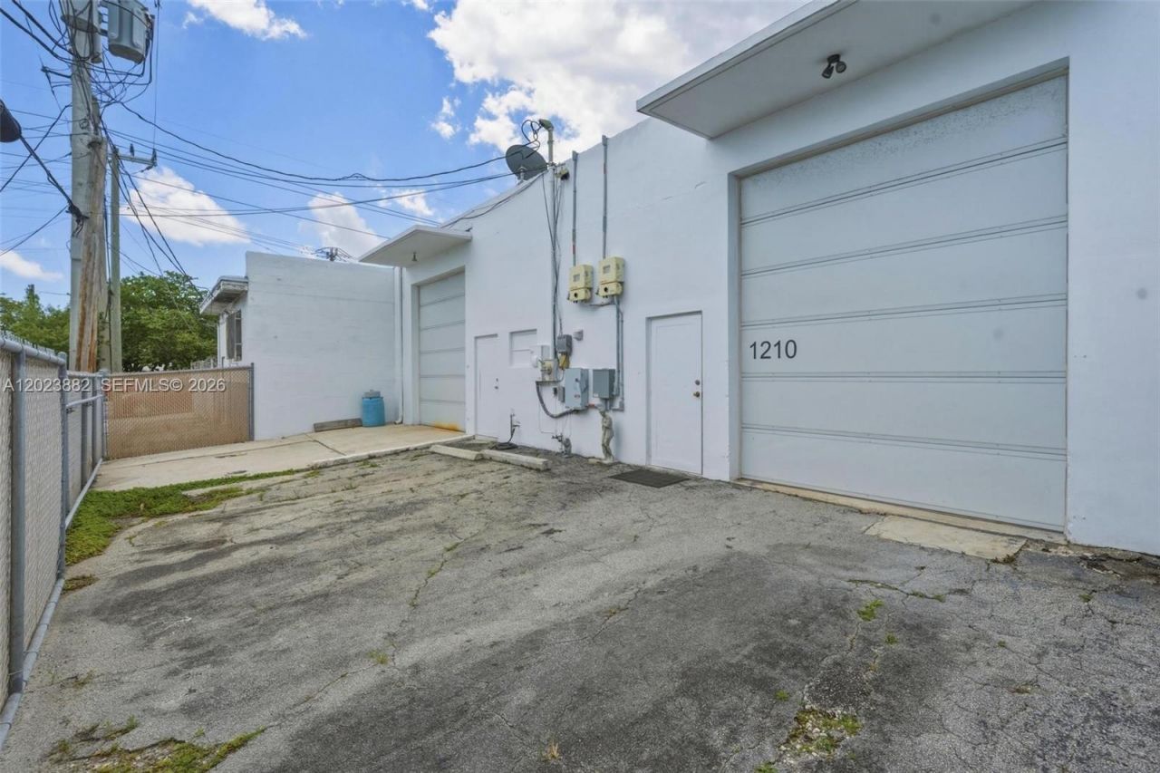 1210 NE 8th Ave , Fort Lauderdale, FL 33304 Photo