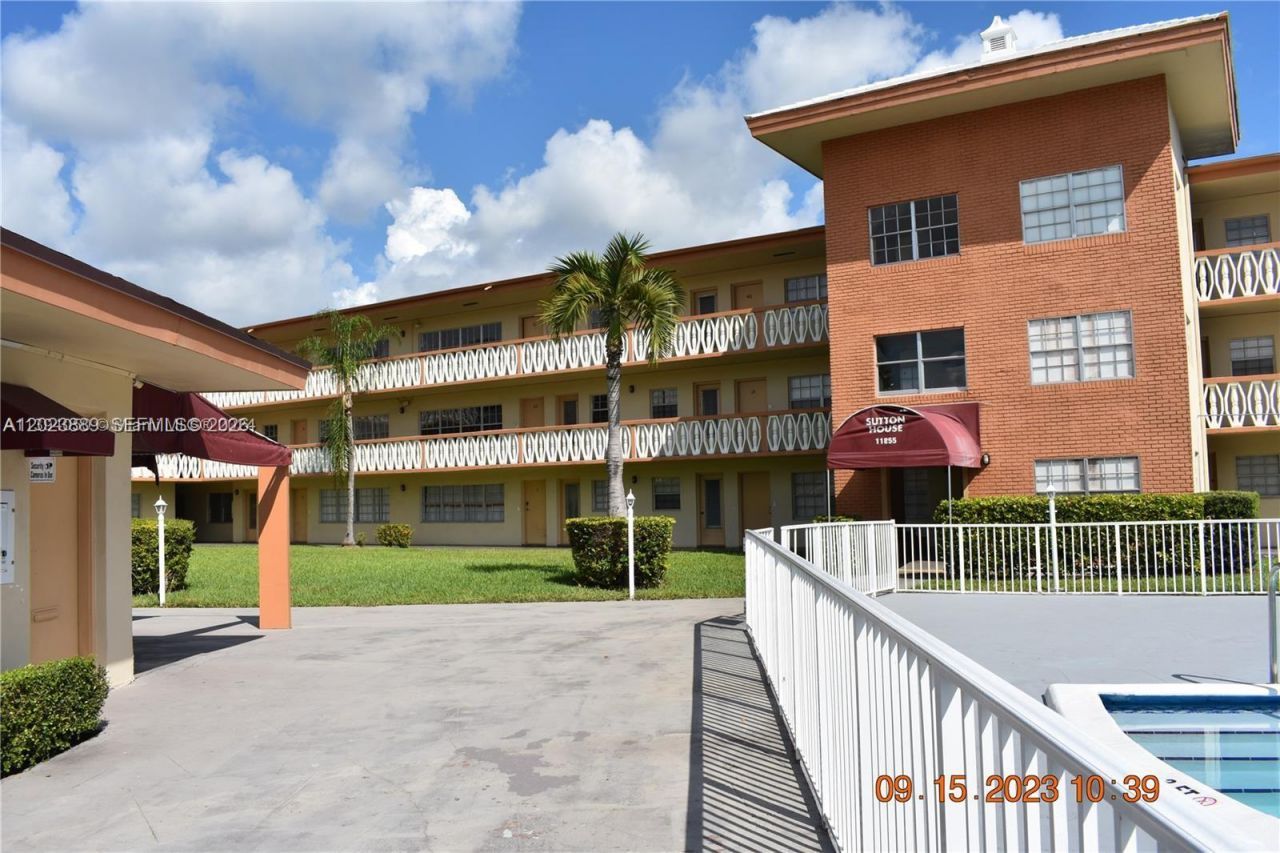11840 NE 19th Dr , Unit 14, North Miami, FL 33181 Photo