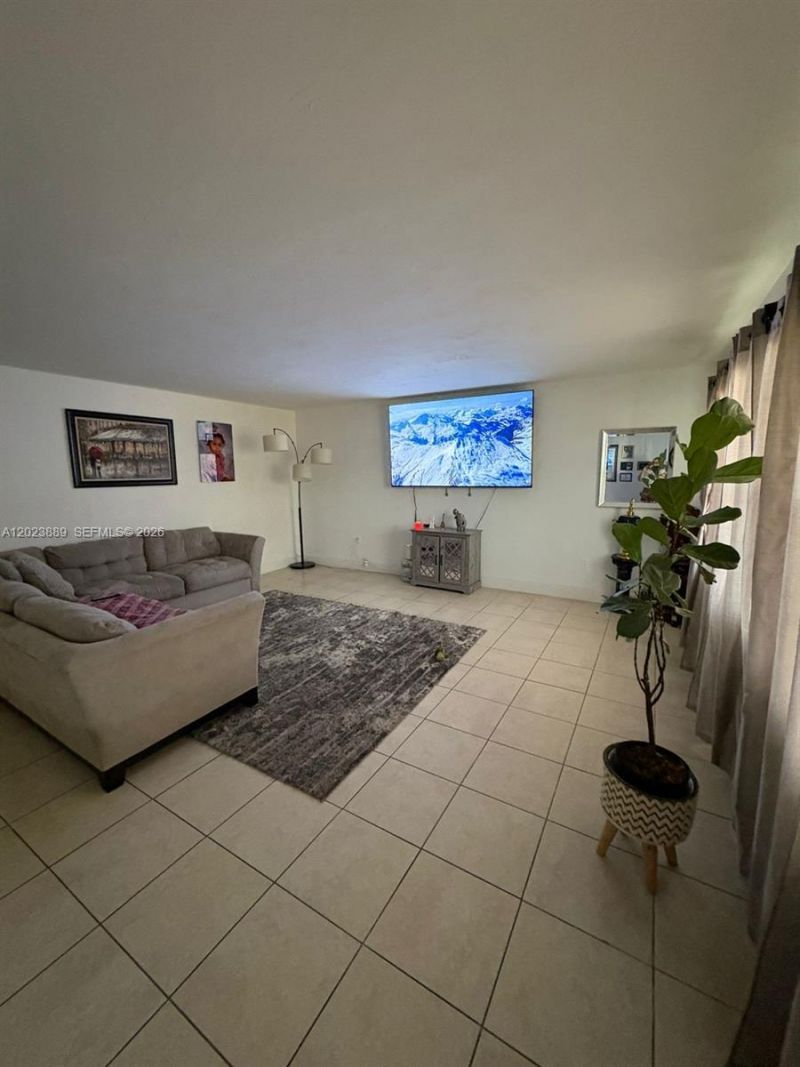 11840 NE 19th Dr , Unit 14, North Miami, FL 33181 Photo