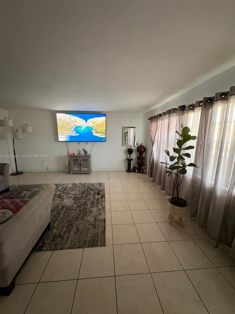 11840 NE 19th Dr , Unit 14, North Miami, FL 33181 Photo