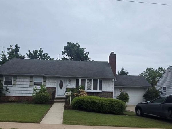 224 Ohio Street , Hicksville, NY 11801