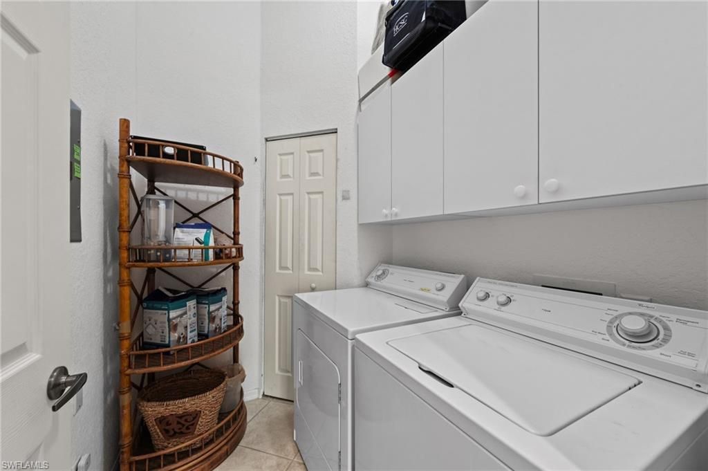 1240 Sarah Jean Cir , Unit M205, Naples, FL 34110 Photo