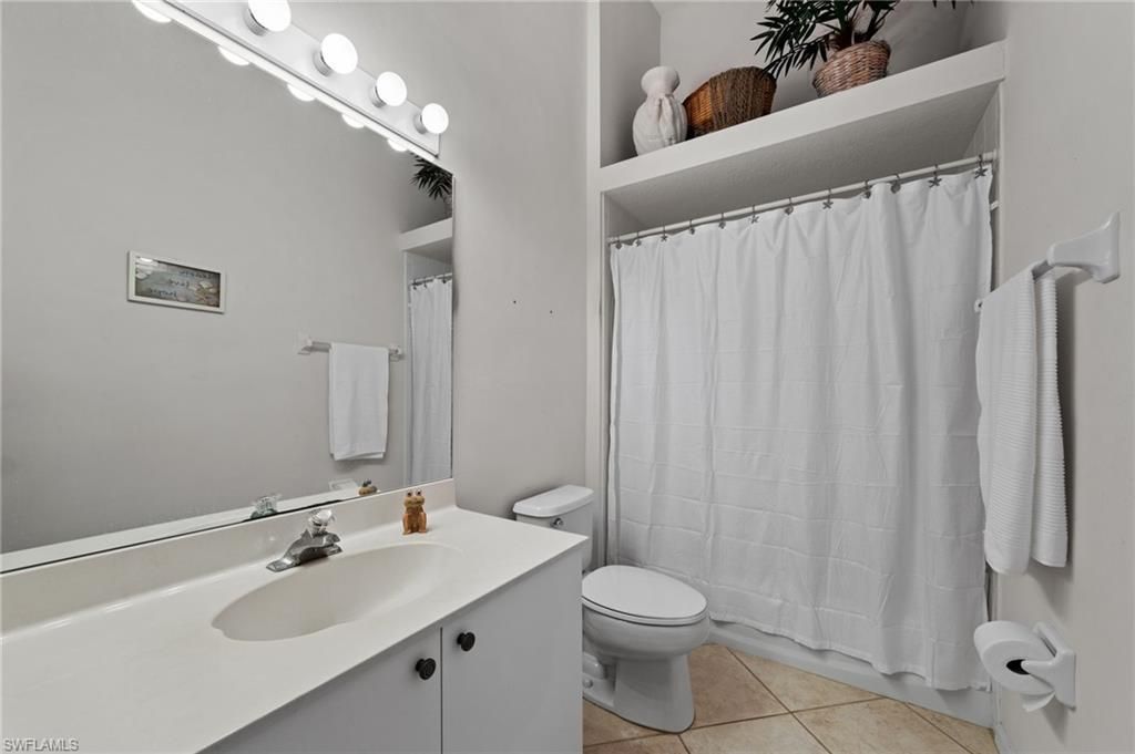 1240 Sarah Jean Cir , Unit M205, Naples, FL 34110 Photo