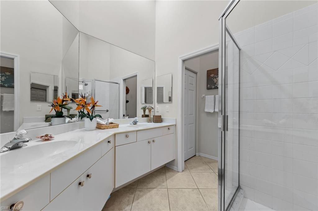 1240 Sarah Jean Cir , Unit M205, Naples, FL 34110 Photo