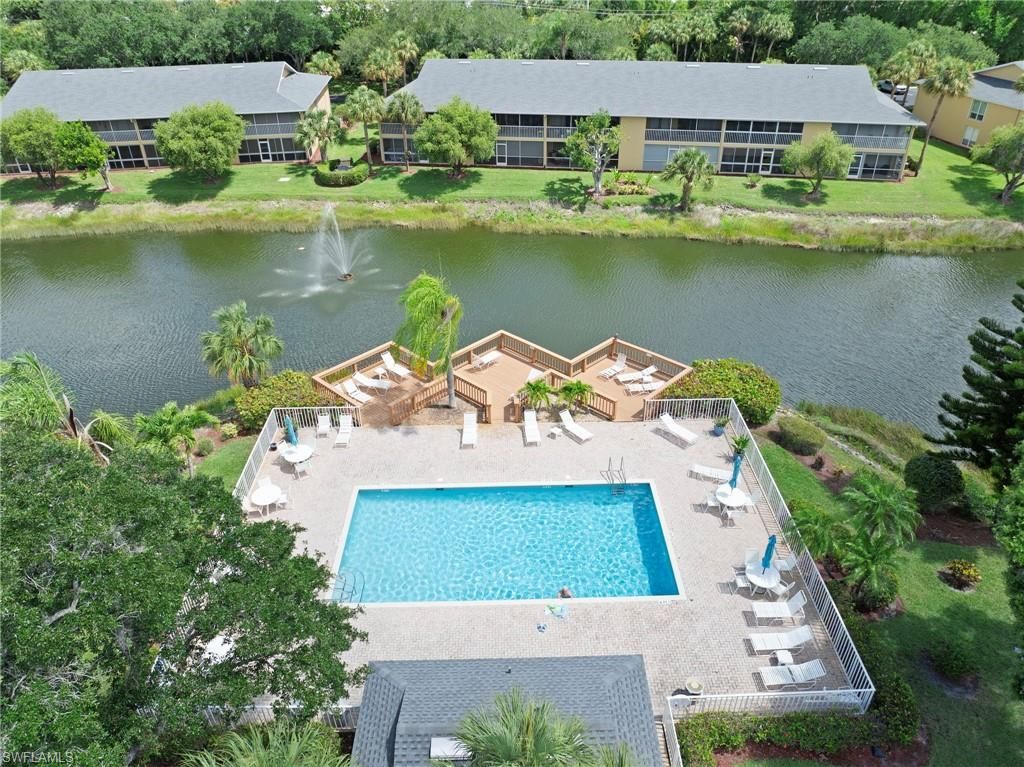 1240 Sarah Jean Cir , Unit M205, Naples, FL 34110 Photo