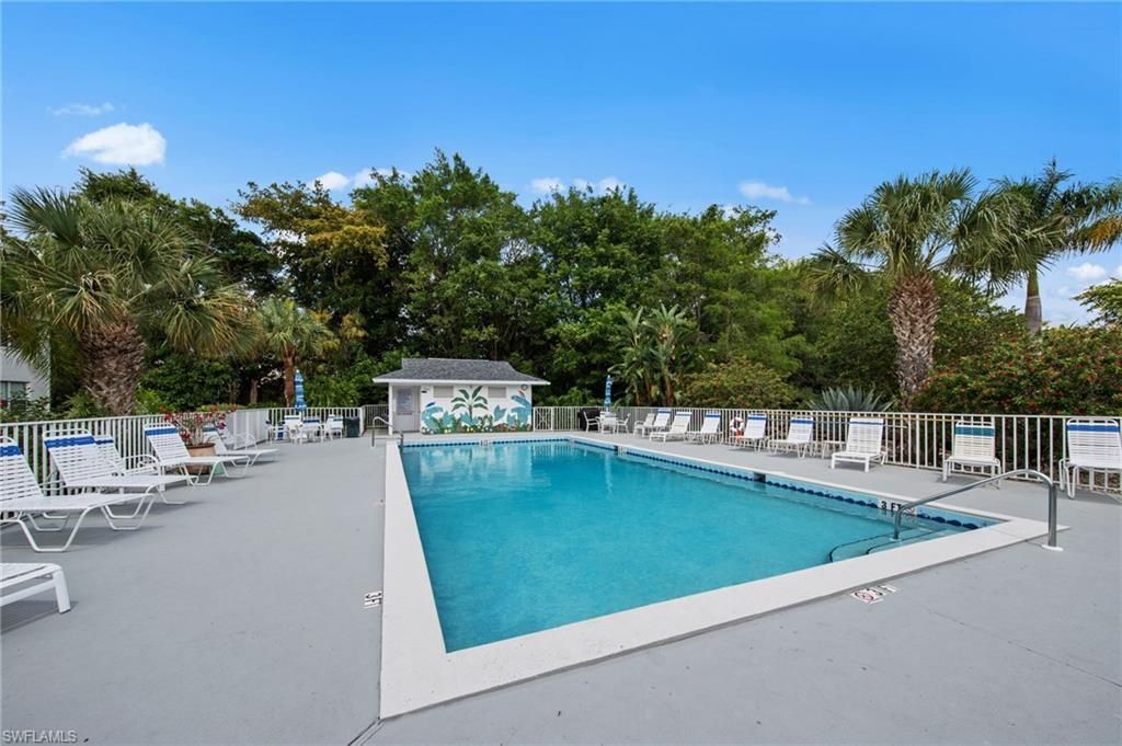 1240 Sarah Jean Cir , Unit M205, Naples, FL 34110 Photo