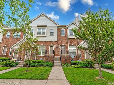 1847 Campau Farms Circle, Detroit, MI 48207