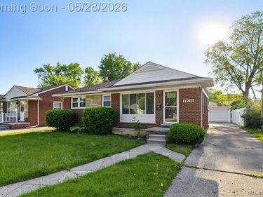 29218 Ursuline Street, St. Clair Shores, MI 48081