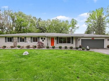 6905 W Church Street, Independence Twp, MI 48346