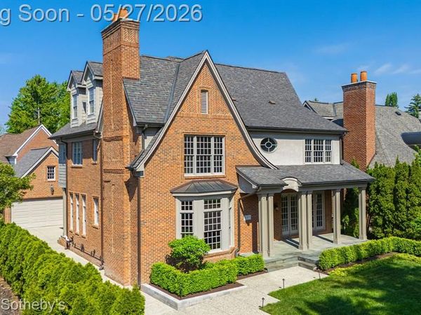 555 Baldwin Court, Birmingham, MI 48009