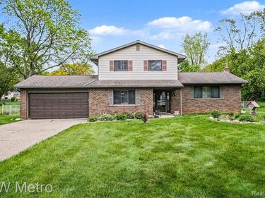 1148 Carter Drive, Flint Twp, MI 48532