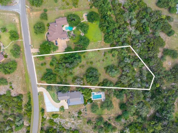 609 Yorks XING, Driftwood, TX 78619