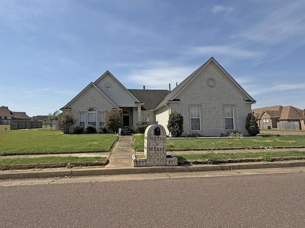 7111 FERNBANK LN, Memphis, TN 38125