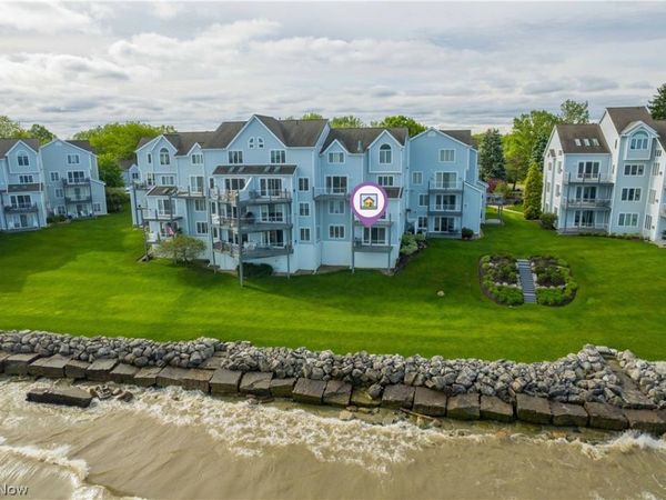 215 Grand Harbour , Vermilion, OH 44089