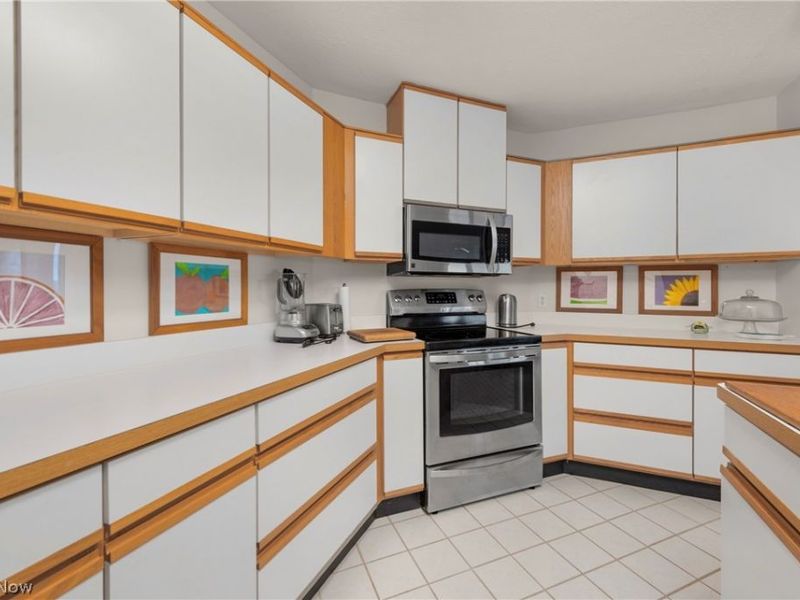 215 Grand Harbour , Vermilion, OH 44089 Photo 10