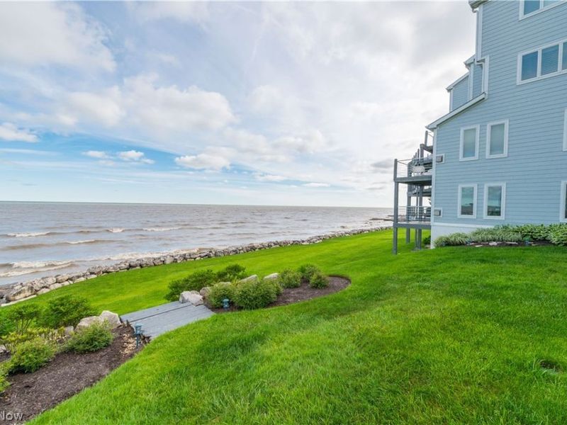 215 Grand Harbour , Vermilion, OH 44089 Photo 37