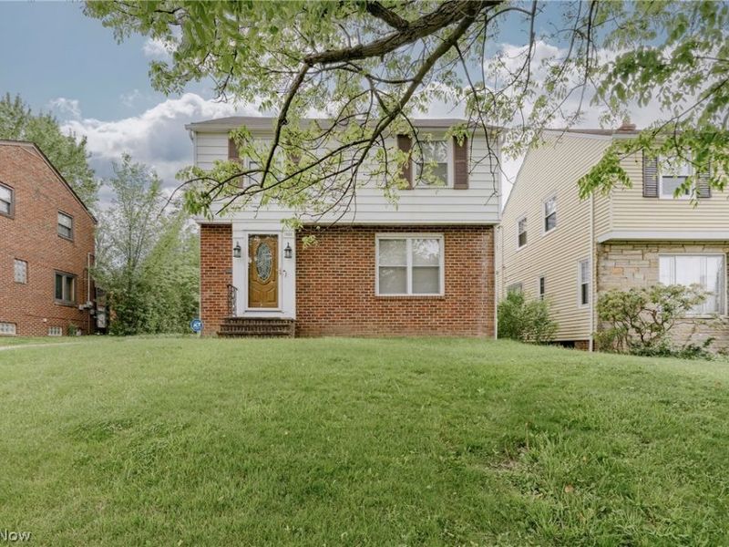 1830 Beverly Hills Drive, Euclid, OH 44117 Photo 2
