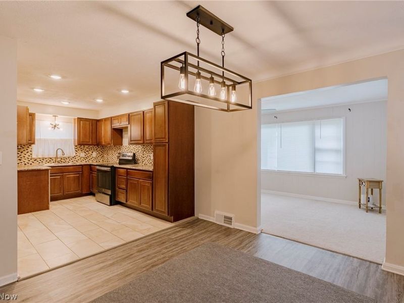 1830 Beverly Hills Drive, Euclid, OH 44117 Photo 8
