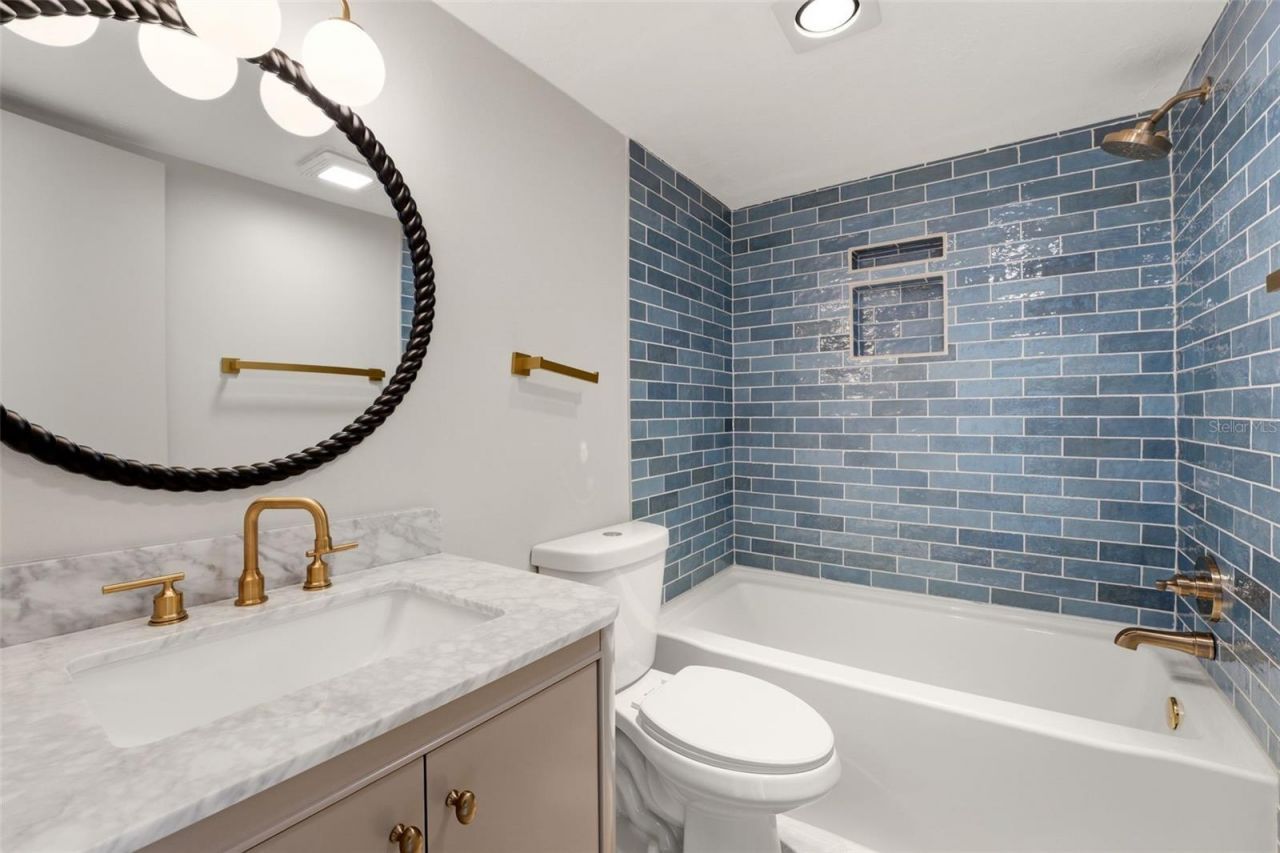 9150 Blind Pass Road, Unit 206, Sarasota, FL 34242 Photo