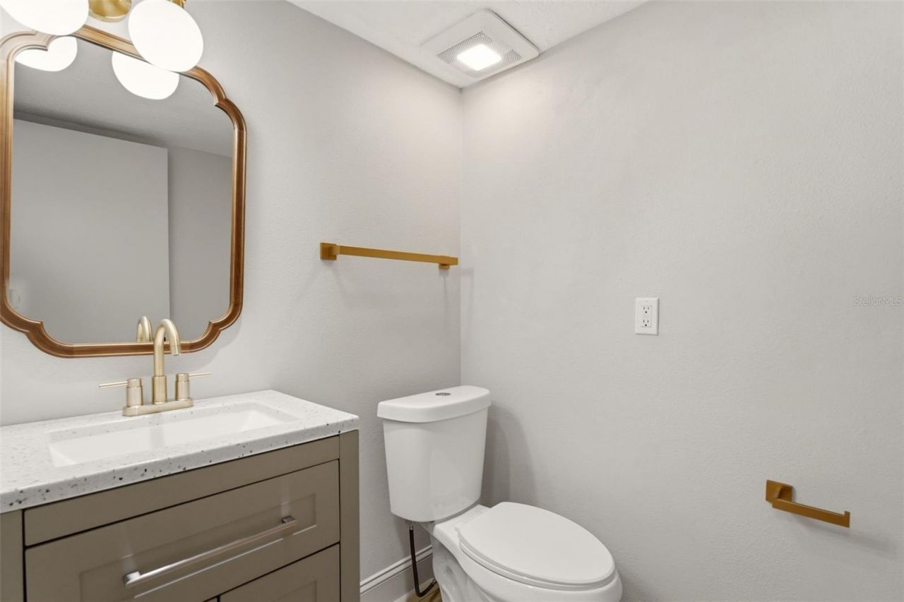 9150 Blind Pass Road, Unit 206, Sarasota, FL 34242 Photo