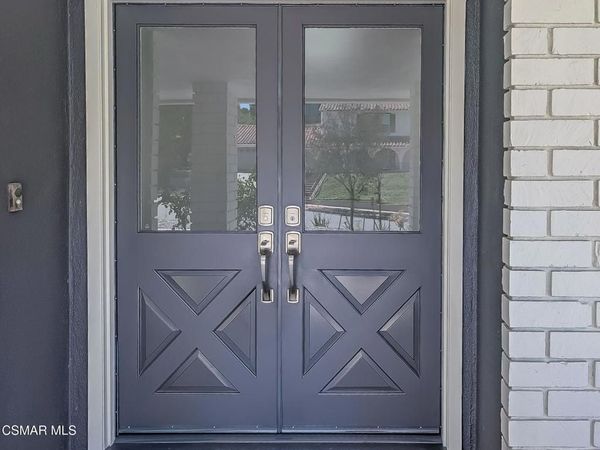 2085 Rayshire Street, Thousand Oaks, CA 91362