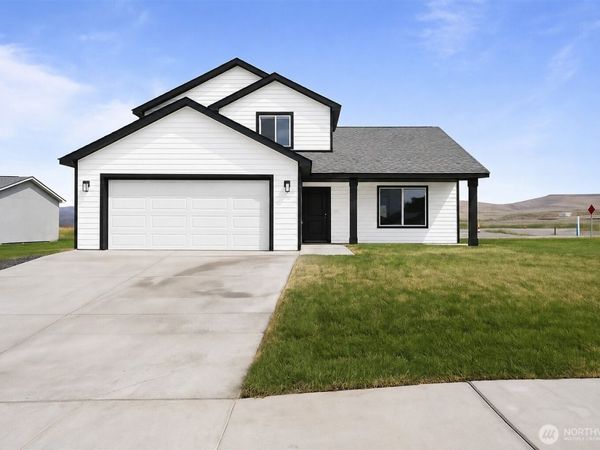 596 Karen Avenue , Royal City, WA 99357