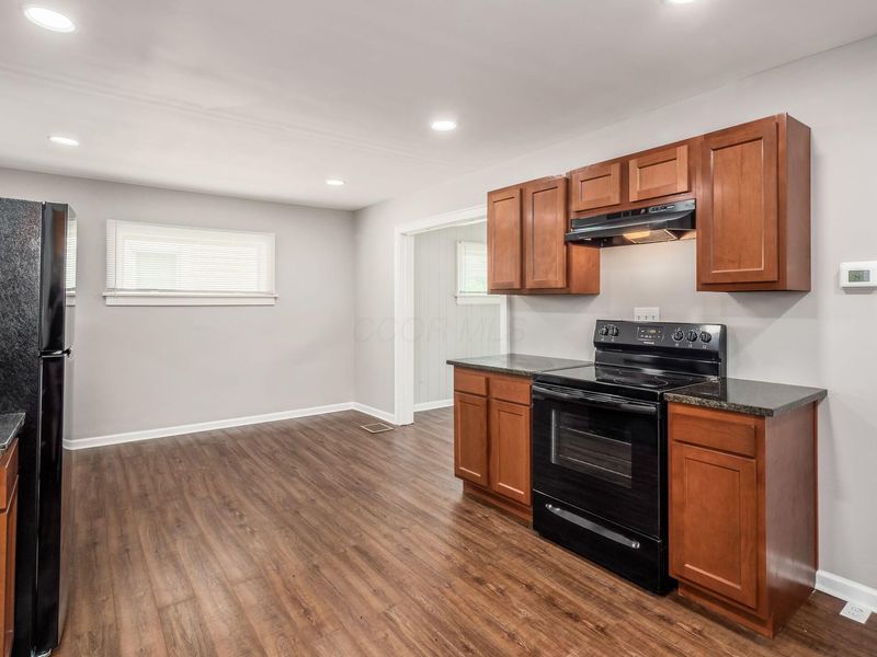 621 S Burgess Avenue , Columbus, OH 43204 Photo 9