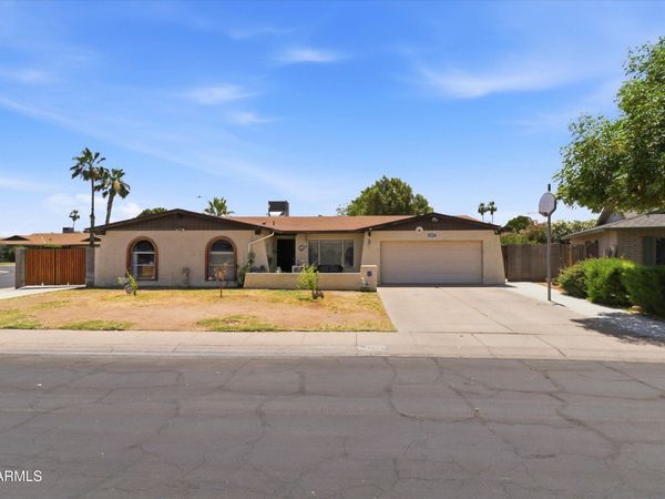 4601 W GOLDEN Lane, Glendale, AZ 85302