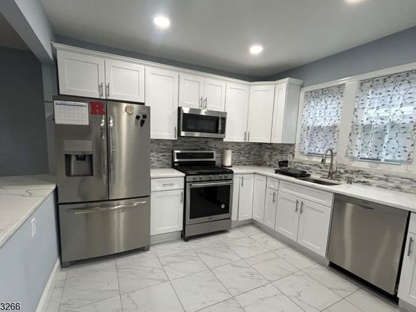 190 Green St, Woodbridge, NJ 07095