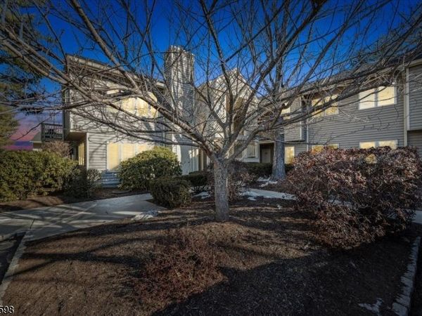 26 Troon Ter, Clinton, NJ 08801