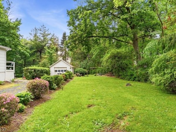 12 Bodnar St, Bernardsville, NJ 07924